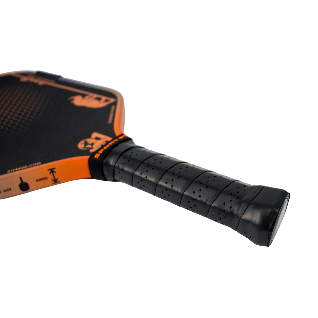 SPORT91 APEX STRIKE perforated grip and 140 mm handle detail